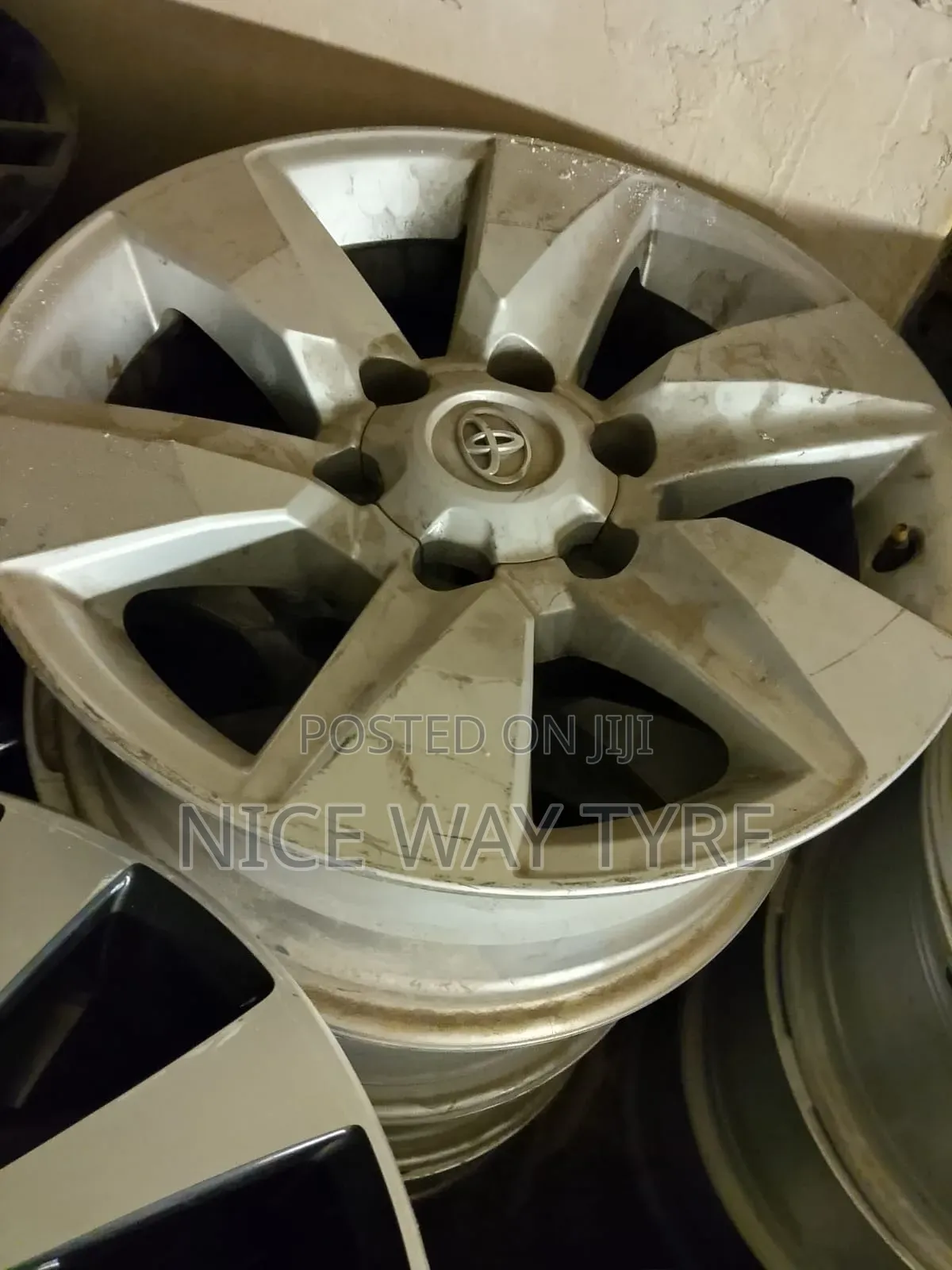 E, X Japan Rim for Hillux