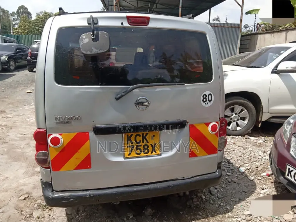 Nissan NV200 2009 Silver