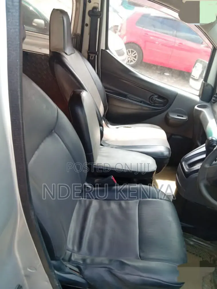 Nissan NV200 2009 Silver