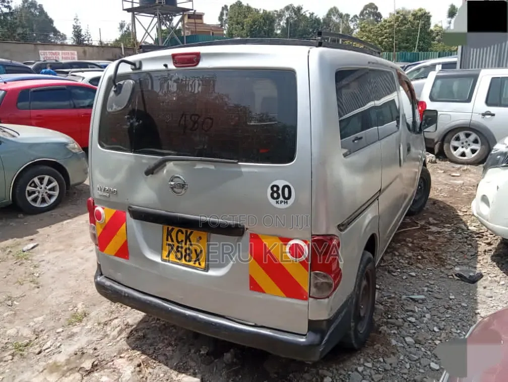 Nissan NV200 2009 Silver