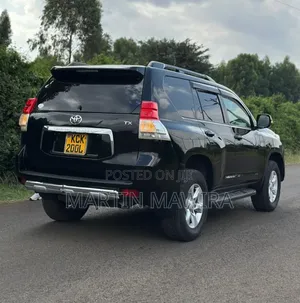 Toyota Land Cruiser Prado 2011 Black