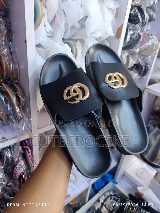 Elegant Slide Sandals With Gold Logo