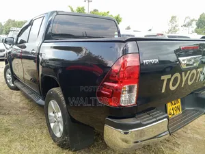 Toyota Hilux 2018 Black