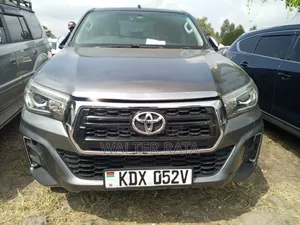 Toyota Hilux 2018 Gray
