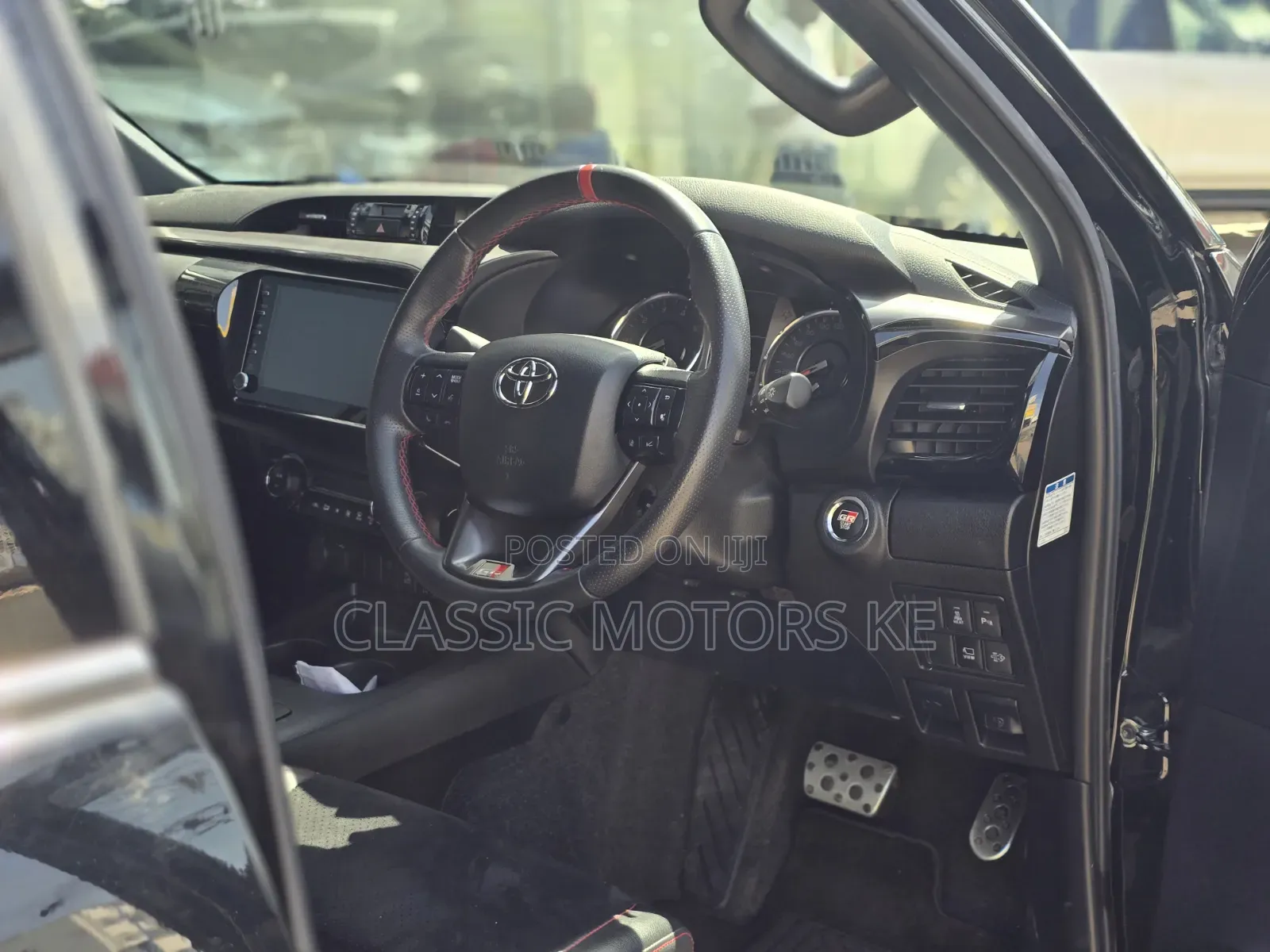 Toyota Hilux 2022 Black