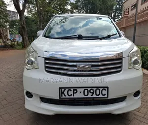 Toyota Noah 2010 White