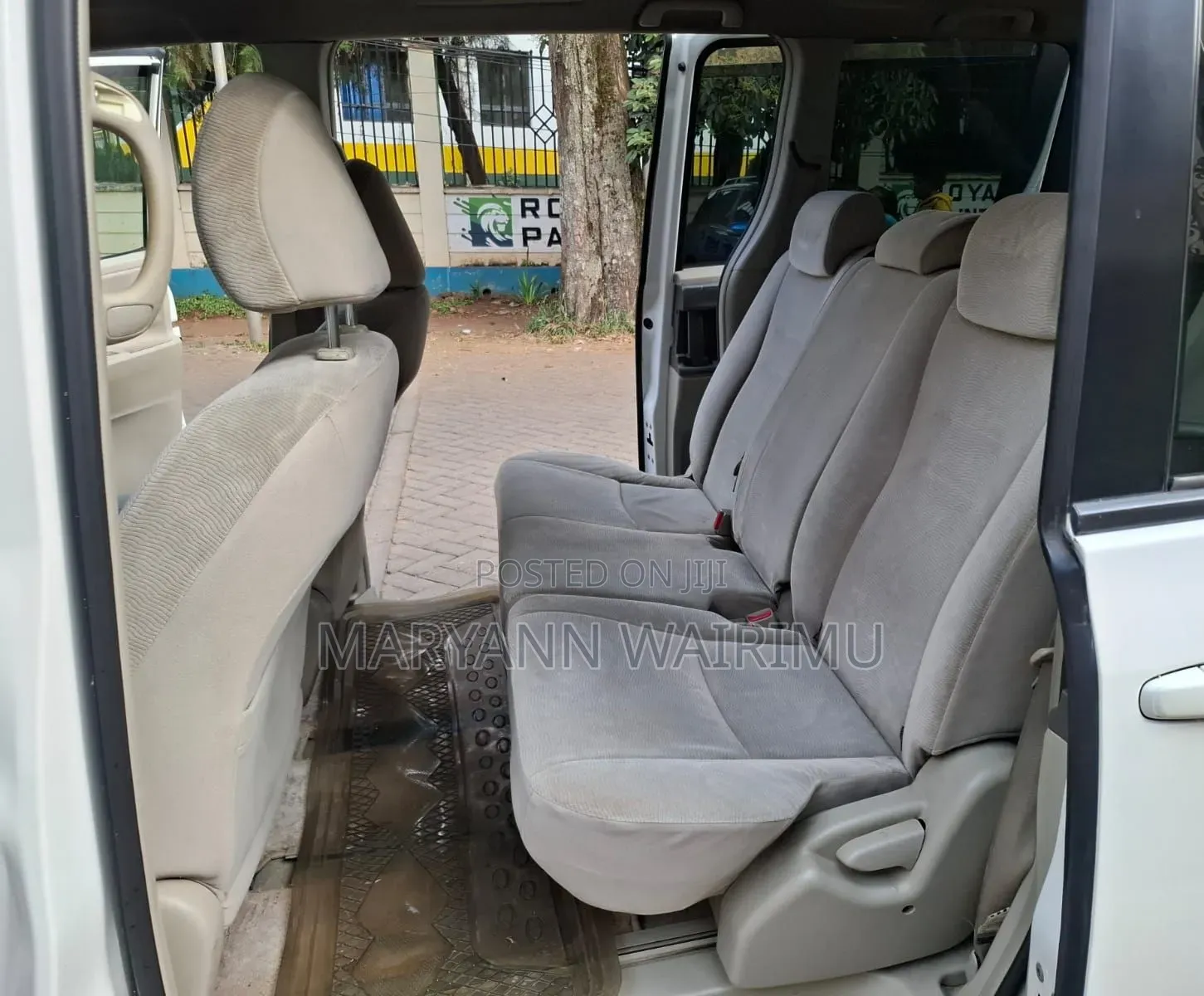 Toyota Noah 2010 White