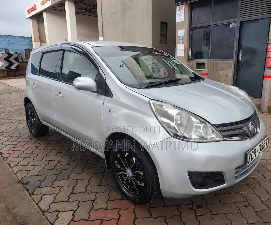 Nissan Note 2011 Silver