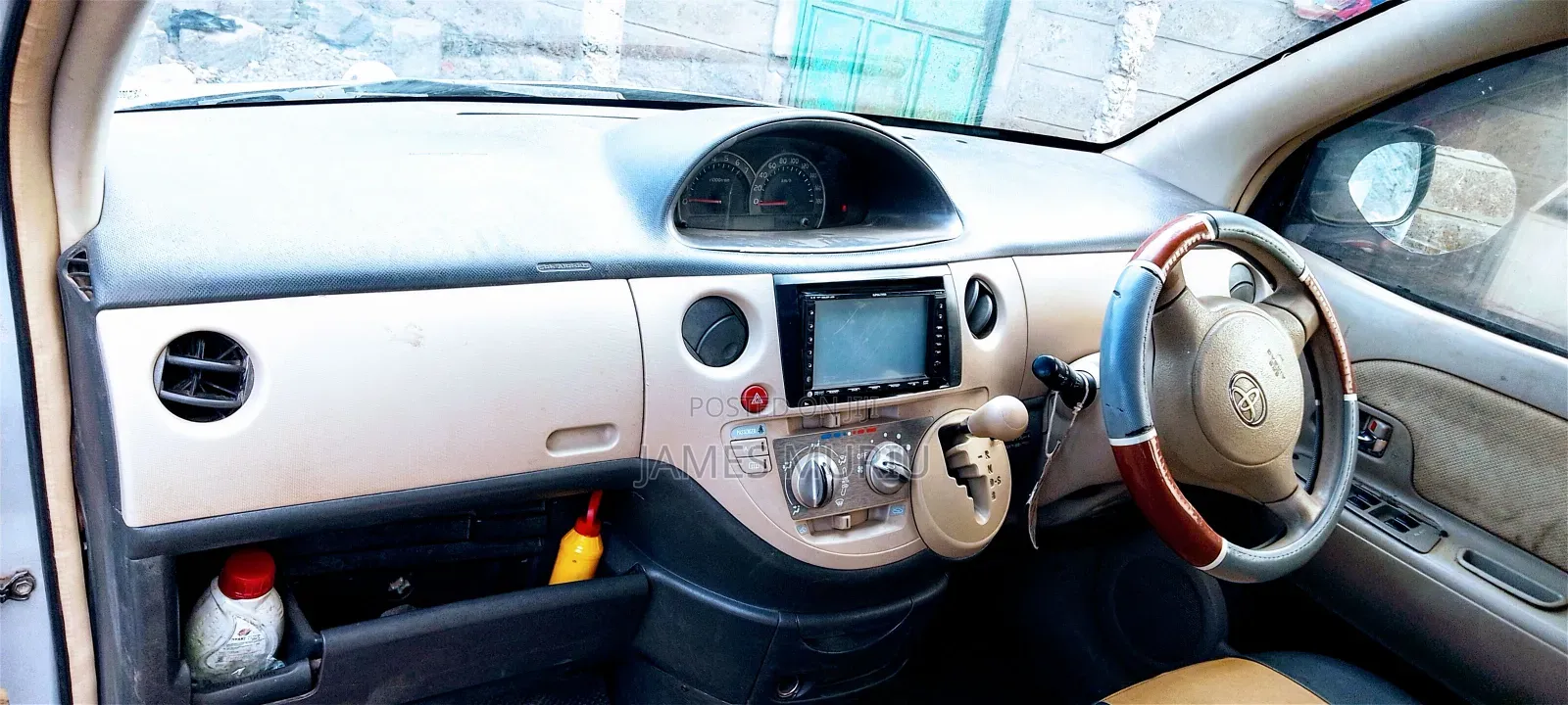 Toyota Sienta 2009 Silver