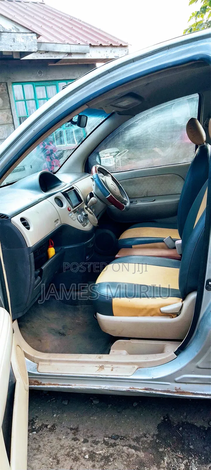 Toyota Sienta 2009 Silver