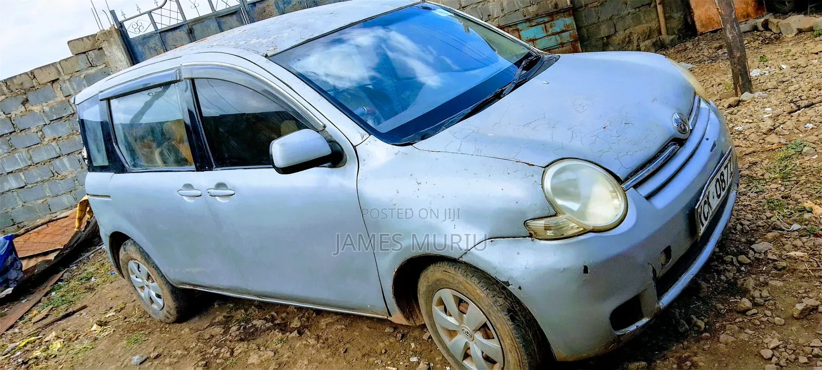 Toyota Sienta 2009 Silver