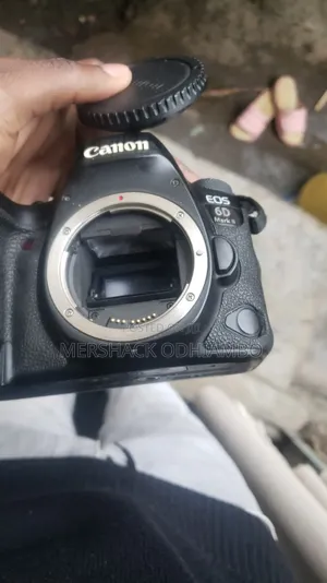 Camera Canon Eos 6d Mark Ll Body.Canon Ef 70-200mm F/2.8l Usm Lens
