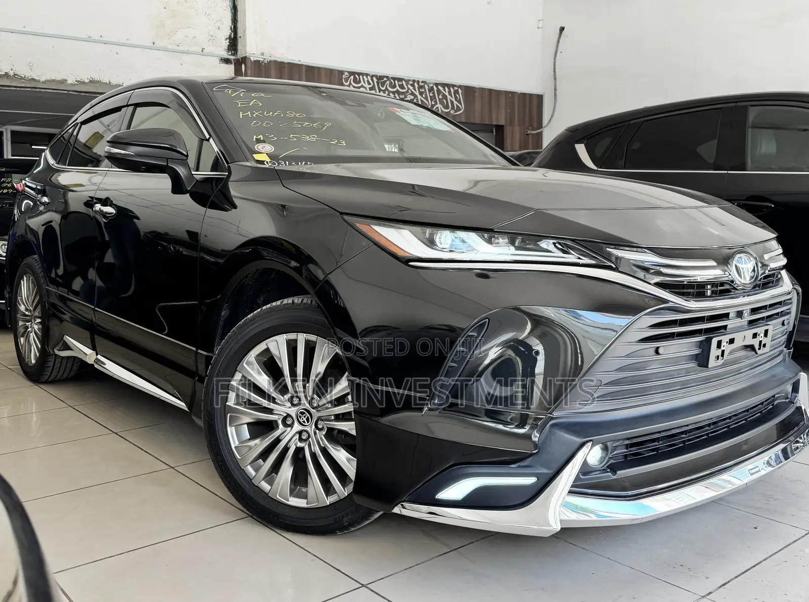 Toyota Harrier 2.0 2021 Black