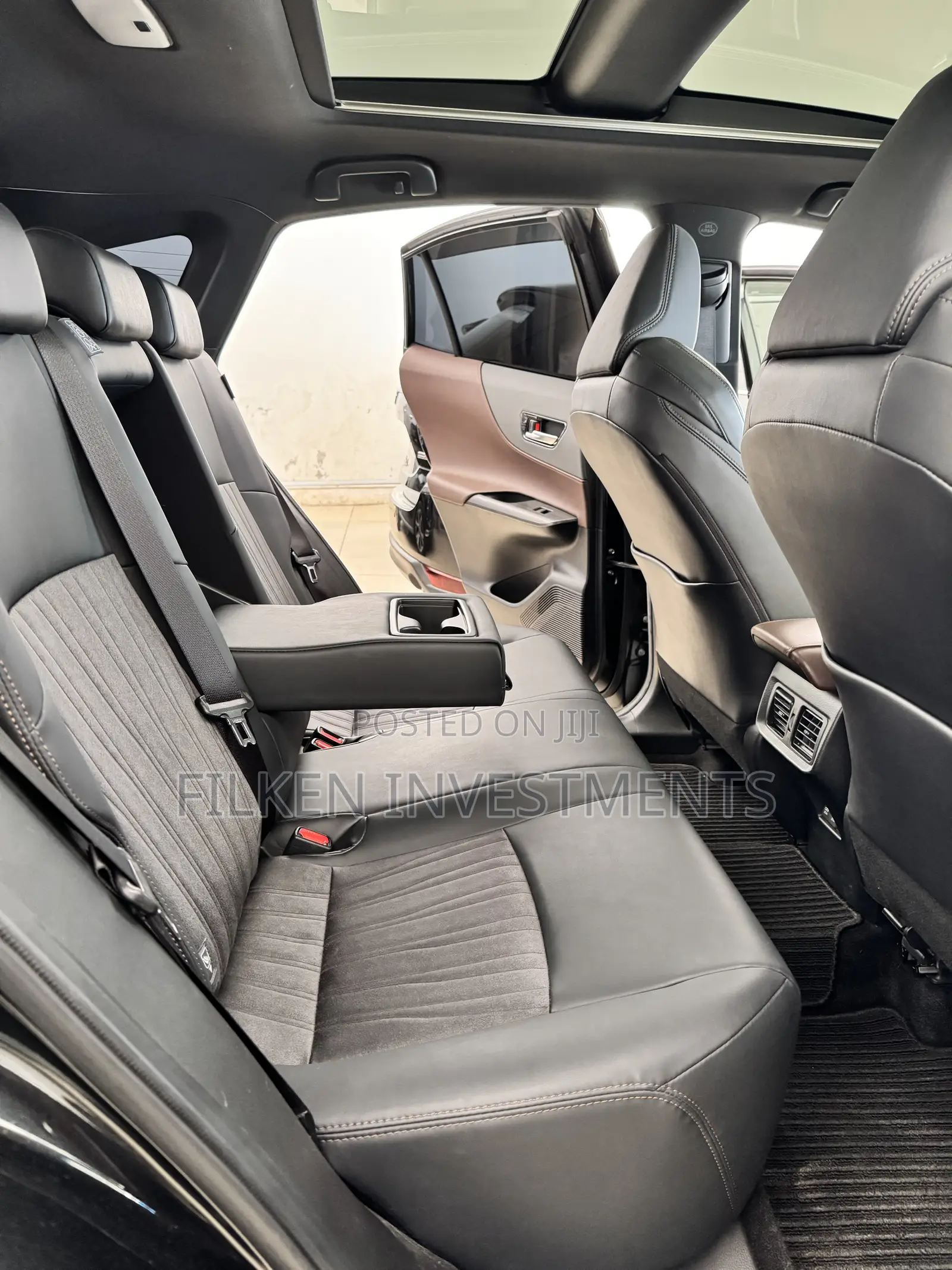 Toyota Harrier 2.0 2021 Black