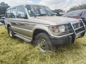 Mitsubishi Pajero 2000i IO 2005 Silver