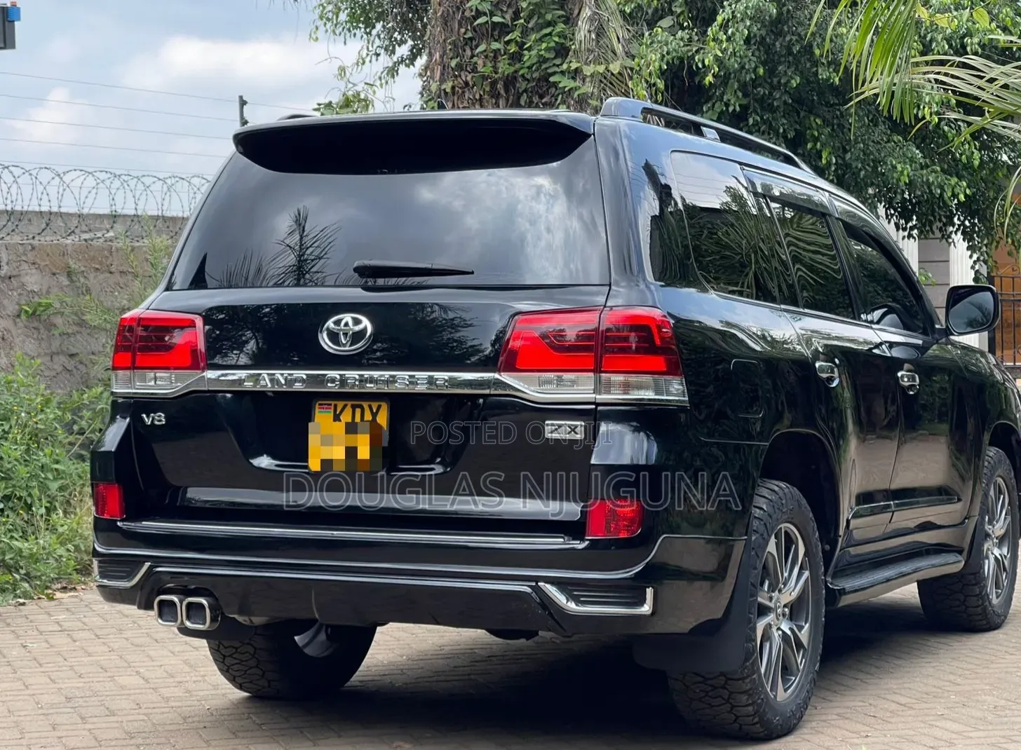 Toyota Land Cruiser 2011 Black