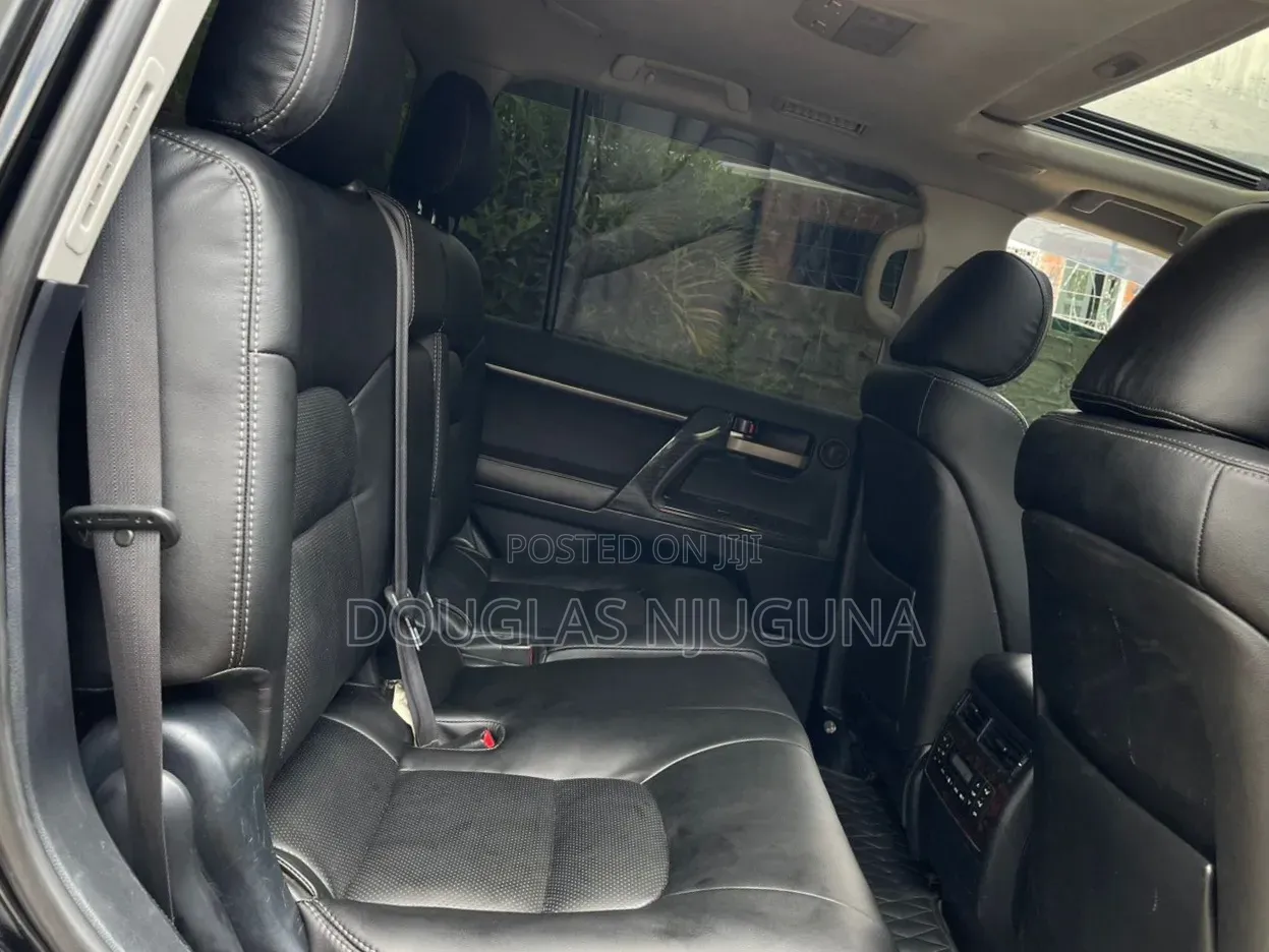 Toyota Land Cruiser 2011 Black