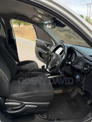 Toyota Axio 2018 Silver