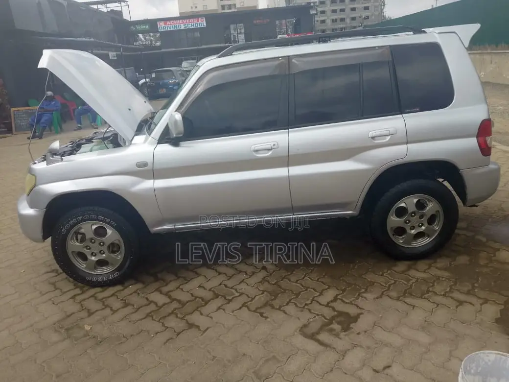 Mitsubishi Pajero 2000i IO 2005 Silver