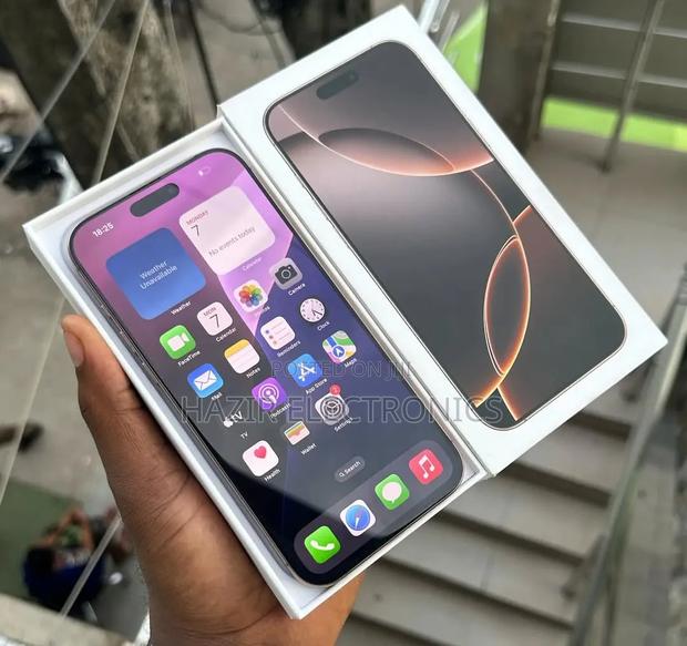 Apple iPhone 16 Pro Max 512 GB Gold - thumbnail 2