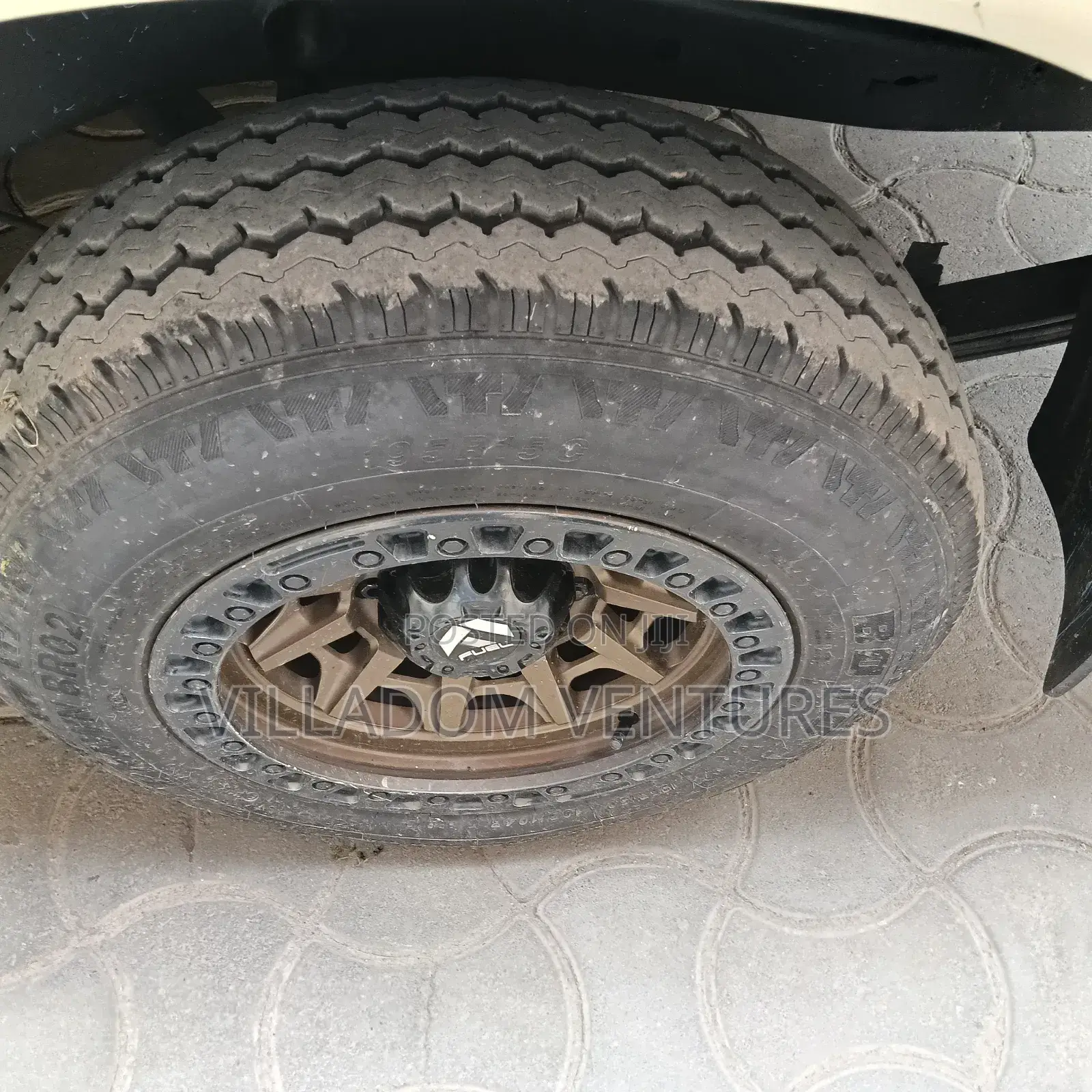 Isuzu D-MAX 2002 Beige