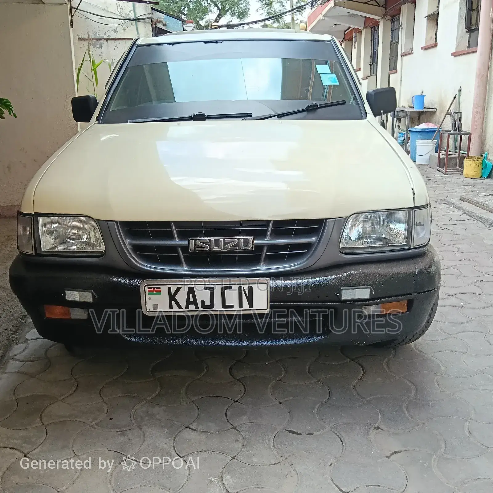 Isuzu D-MAX 2002 Beige