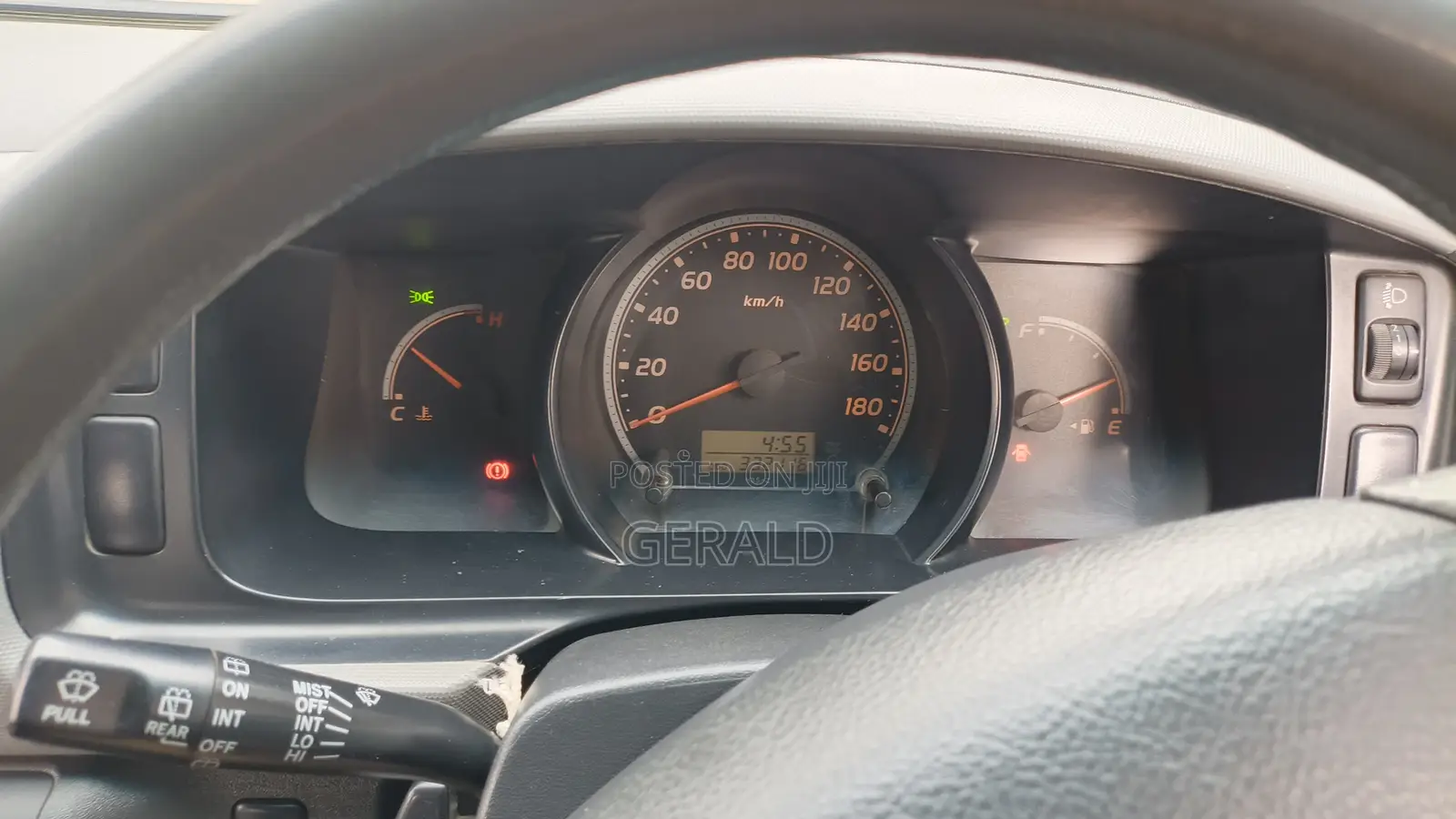 Toyota HiAce 2015 White