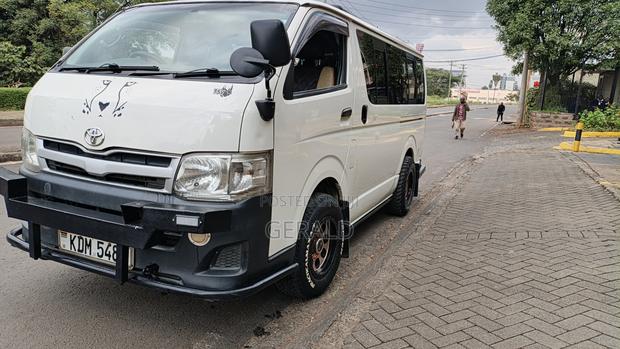 Toyota HiAce 2015 White - thumbnail 10