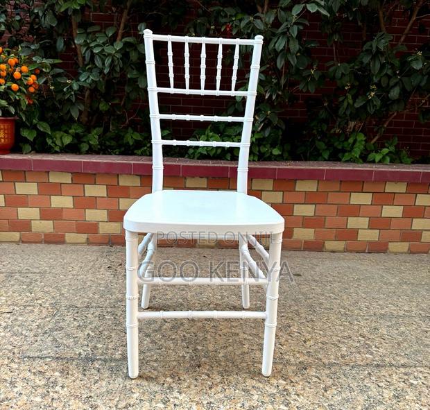 Event Chair; Modern Lightweight White Resin Chiavari Chair