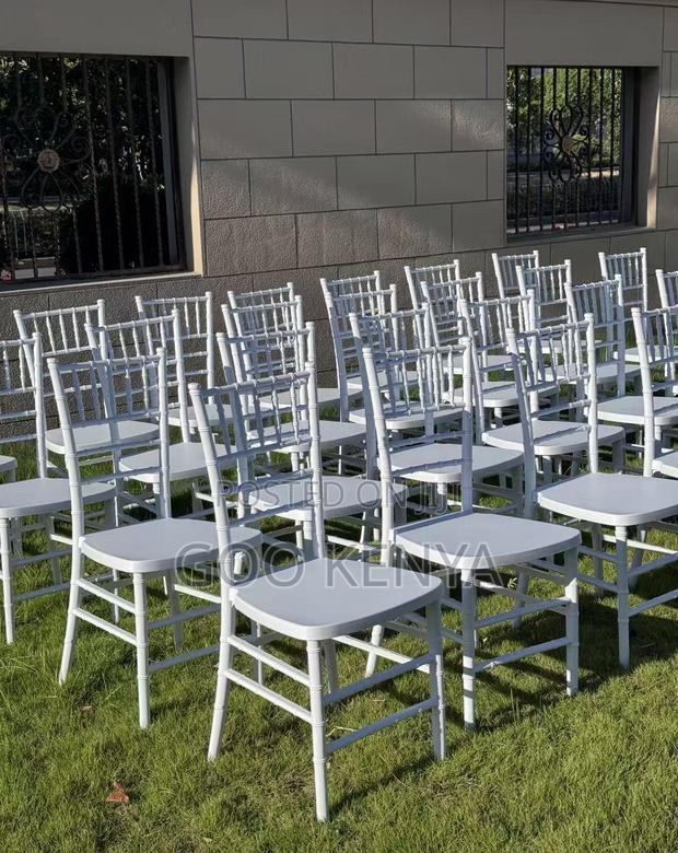 Event Chair; Modern Lightweight White Resin Chiavari Chair - thumbnail 3