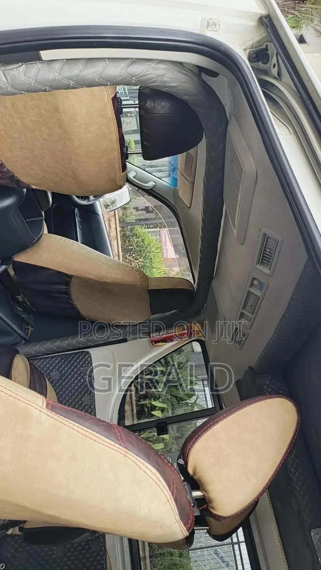 Toyota HiAce 2015 White