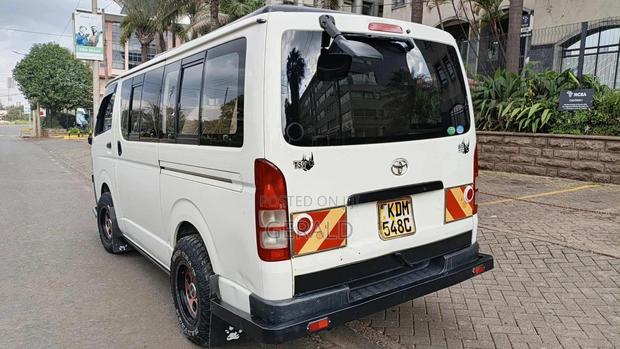 Toyota HiAce 2015 White - thumbnail 4