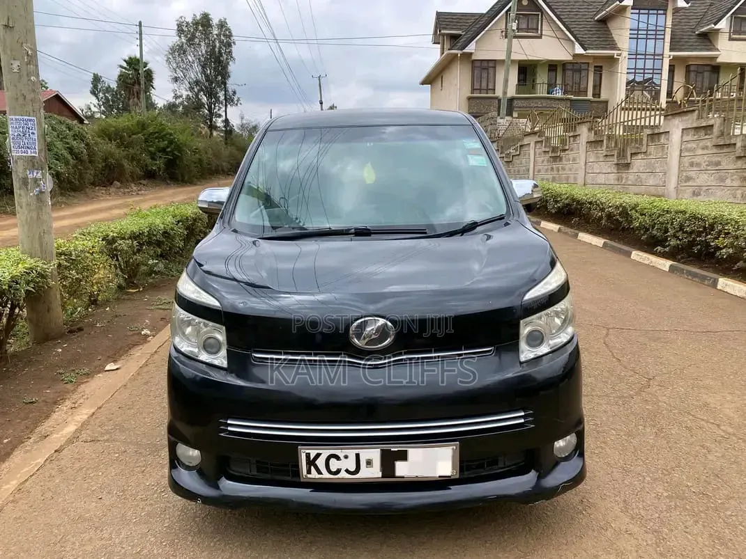 Toyota Voxy 2010 Black