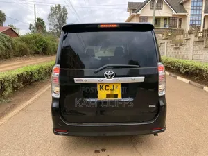 Toyota Voxy 2010 Black