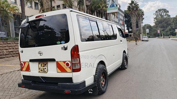 Toyota HiAce 2015 White - thumbnail 7