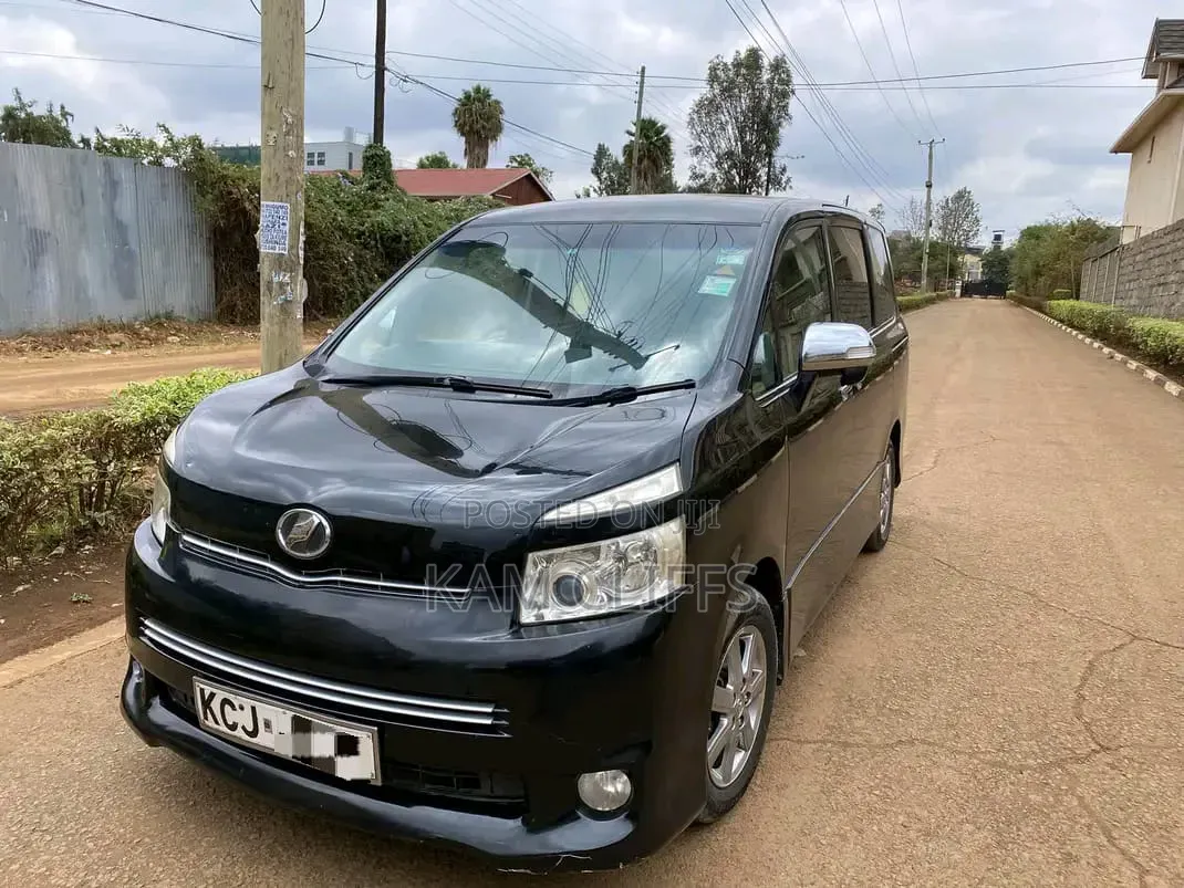 Toyota Voxy 2010 Black