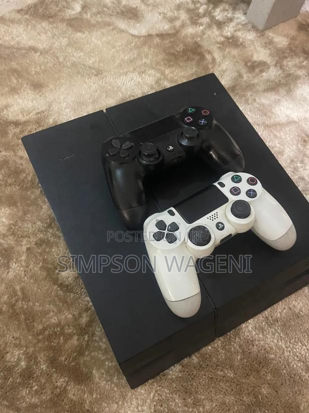 Playstation 4 Standard - thumbnail 2