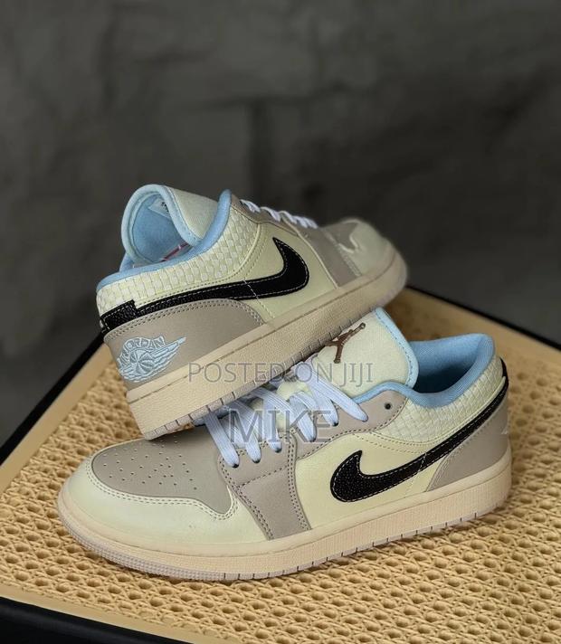 Jordan 1 Low  Shoes - thumbnail 4