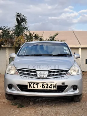 Nissan Tiida 2012 Silver