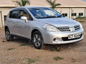 Nissan Tiida 2012 Silver