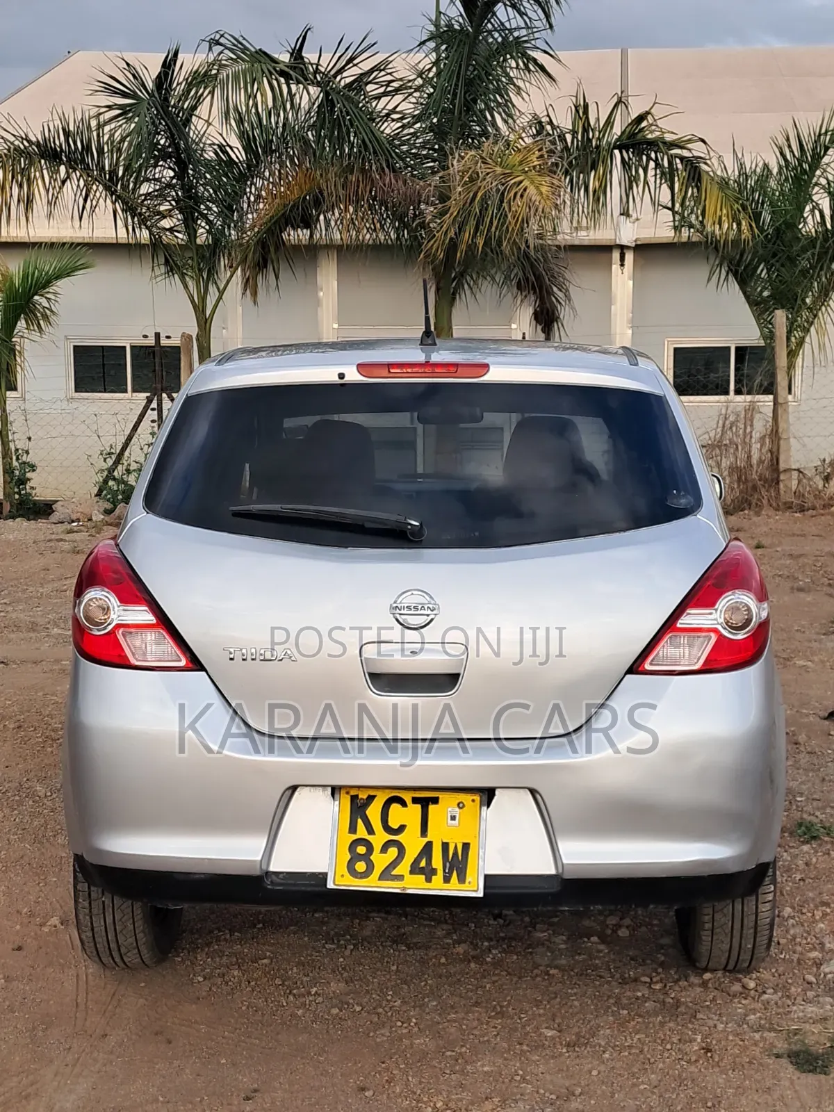 Nissan Tiida 2012 Silver