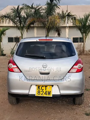 Nissan Tiida 2012 Silver