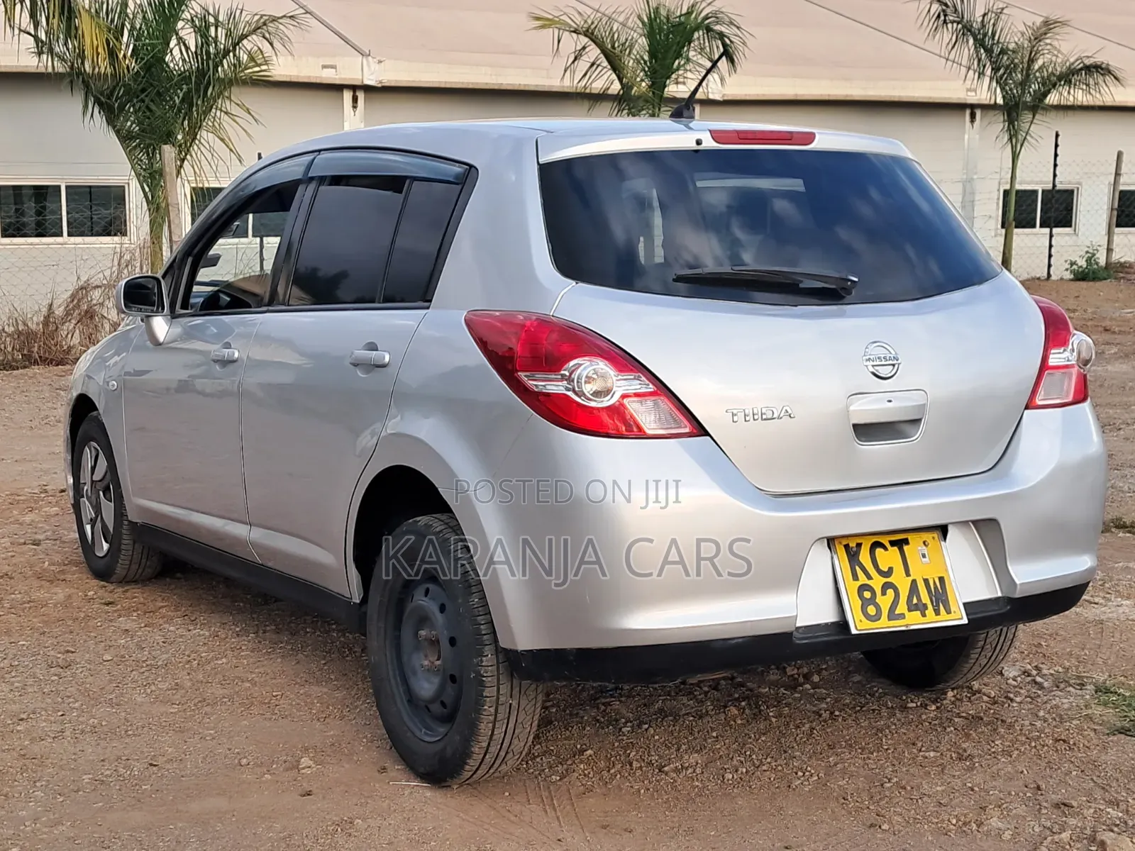 Nissan Tiida 2012 Silver