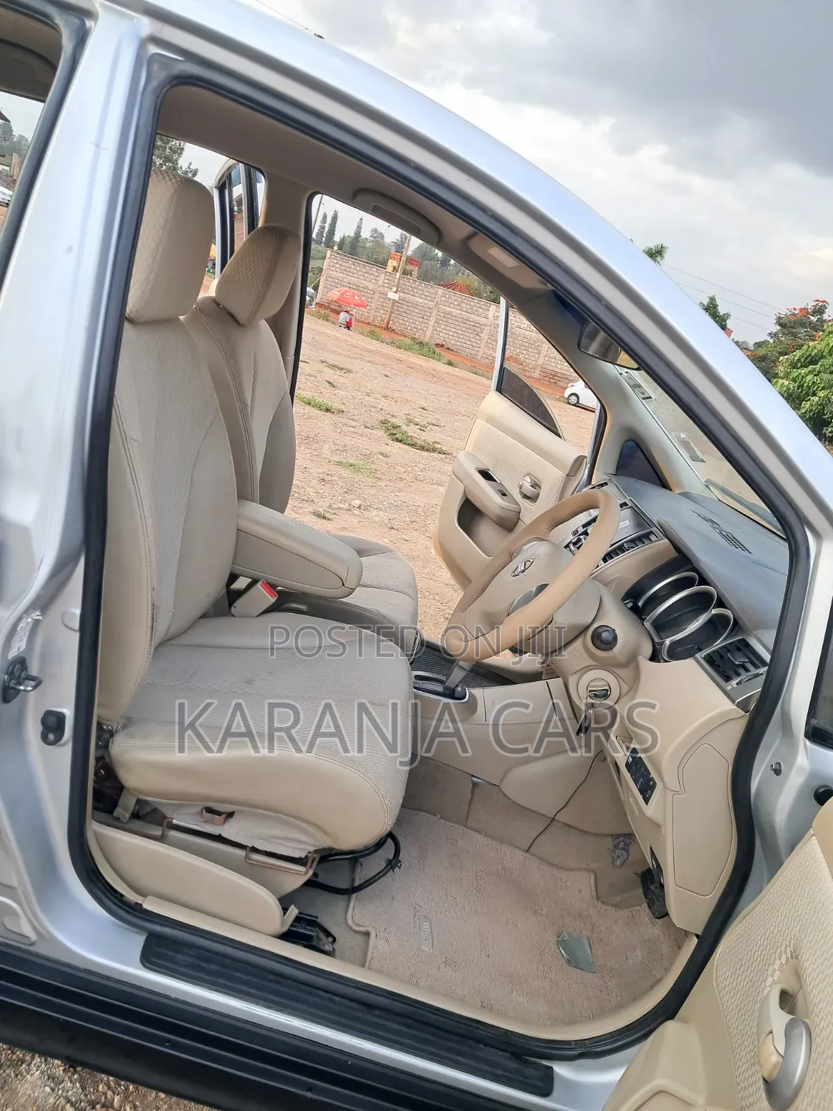 Nissan Tiida 2012 Silver