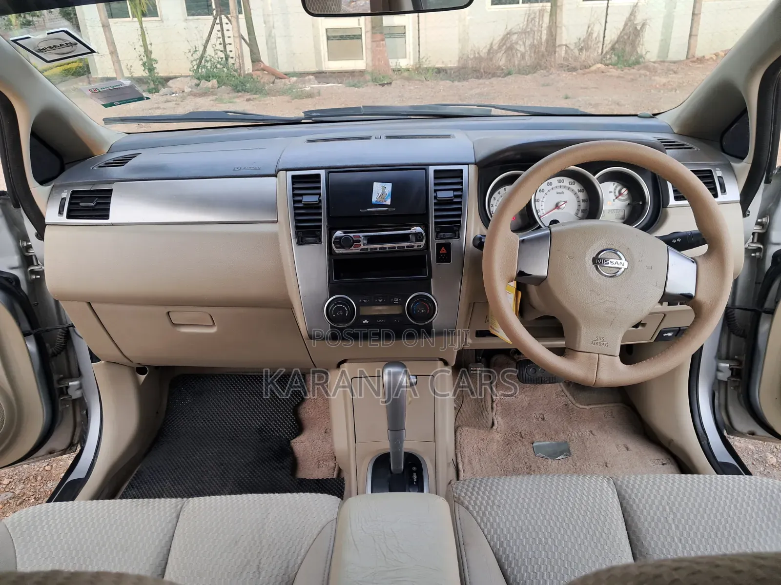 Nissan Tiida 2012 Silver