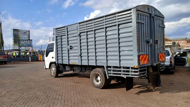 Isuzu NPR Truck - thumbnail 5