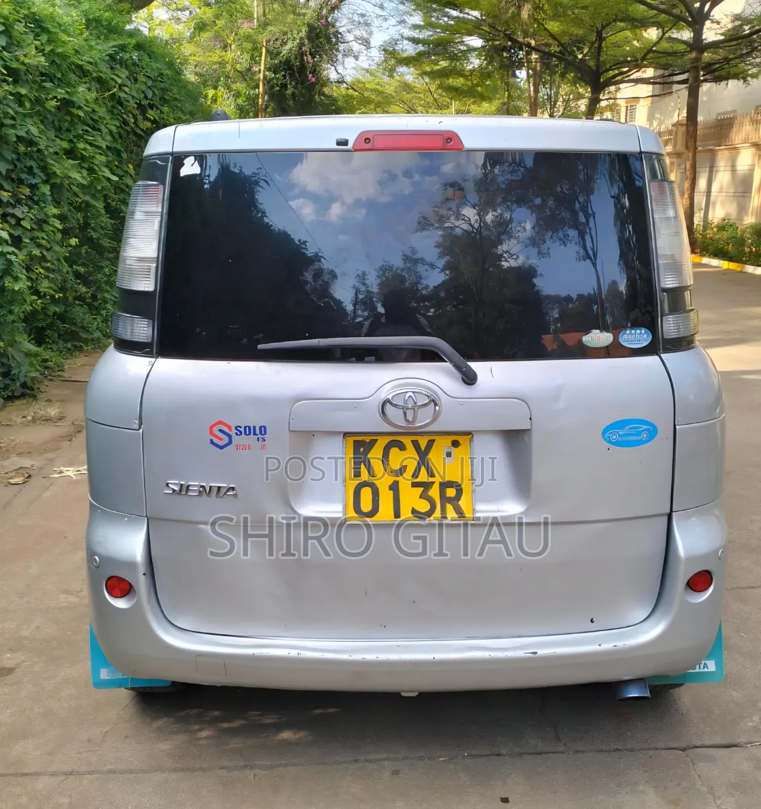 Toyota Sienta 2012 Silver