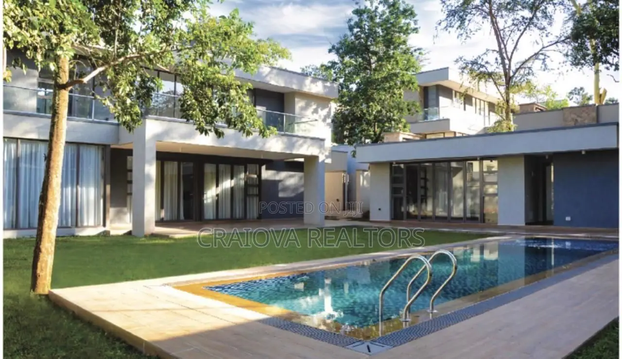 5bdrm Villa in Hardy for sale