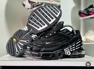 Nike Plus “Black White 
Quality Leather