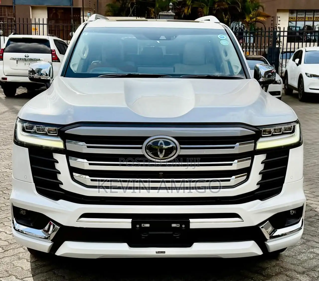 Toyota Land Cruiser LC300 2023 White